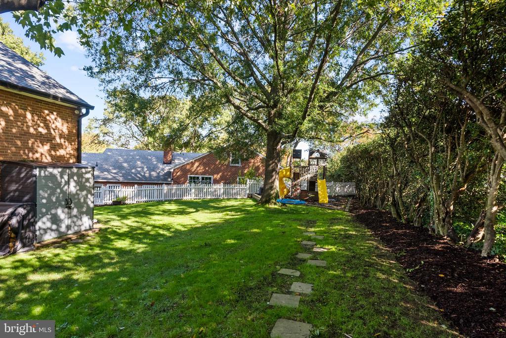 205 VASSAR PLACE