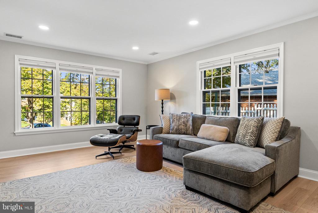 205 VASSAR PLACE