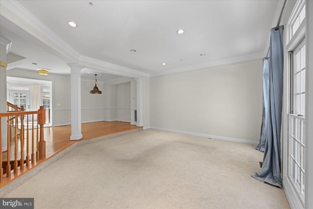 4908 WAPLE LANE
