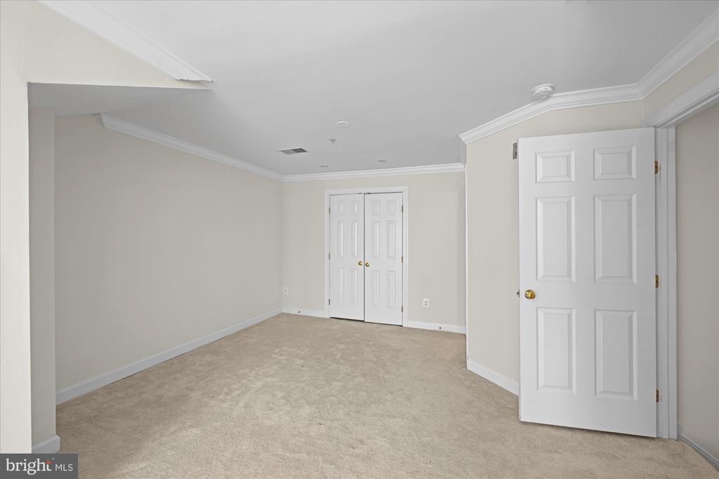 4908 WAPLE LANE