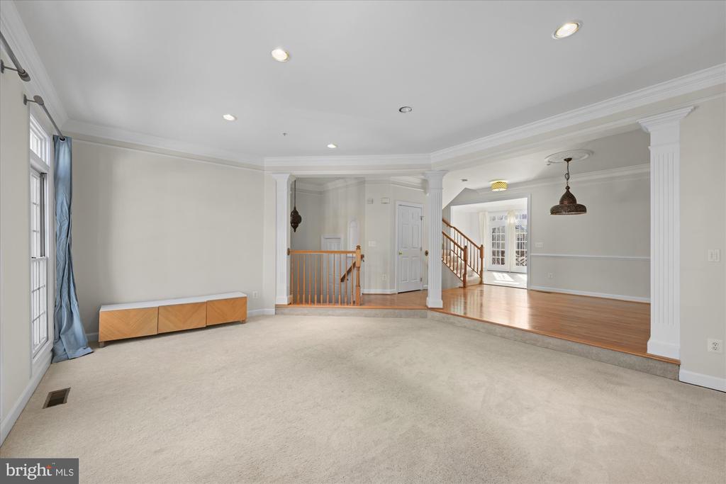 4908 WAPLE LANE