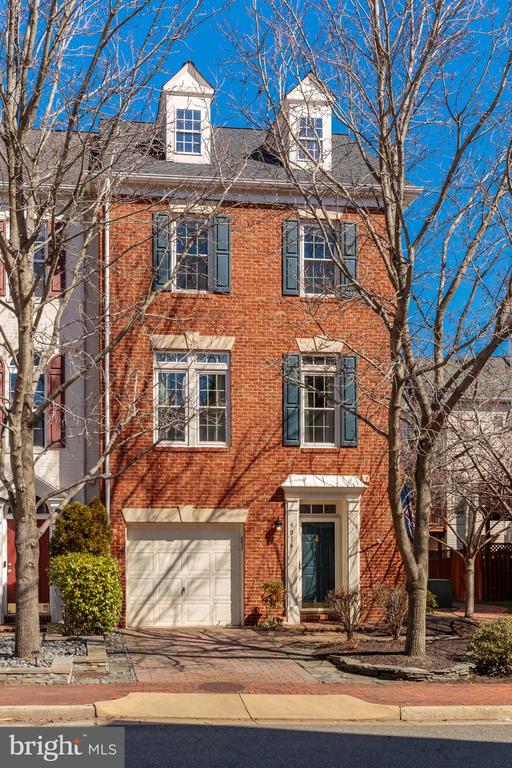 5016 GRIMM DRIVE