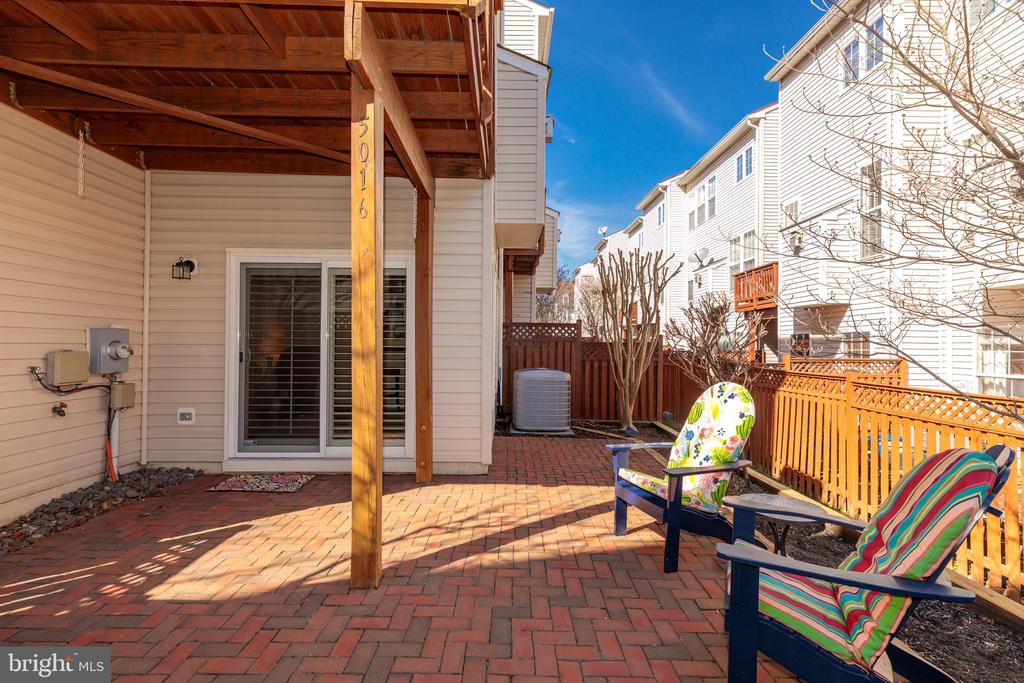 5016 GRIMM DRIVE