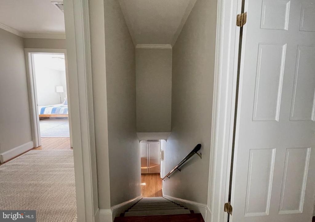 1306 BISHOP LANE