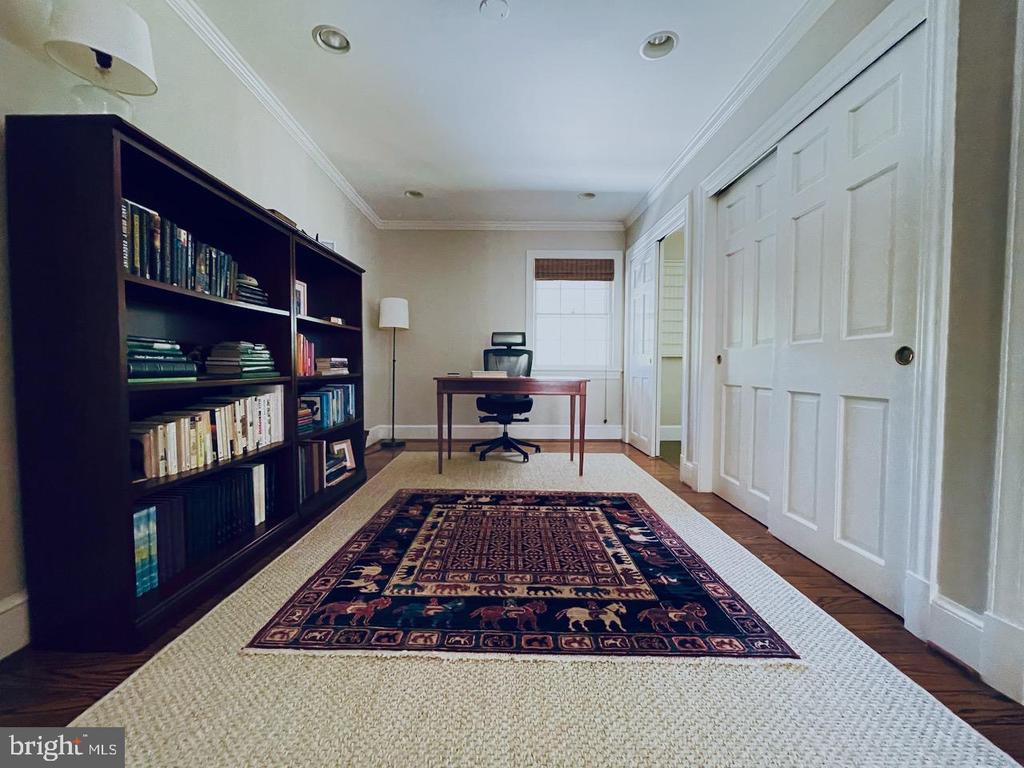 1306 BISHOP LANE