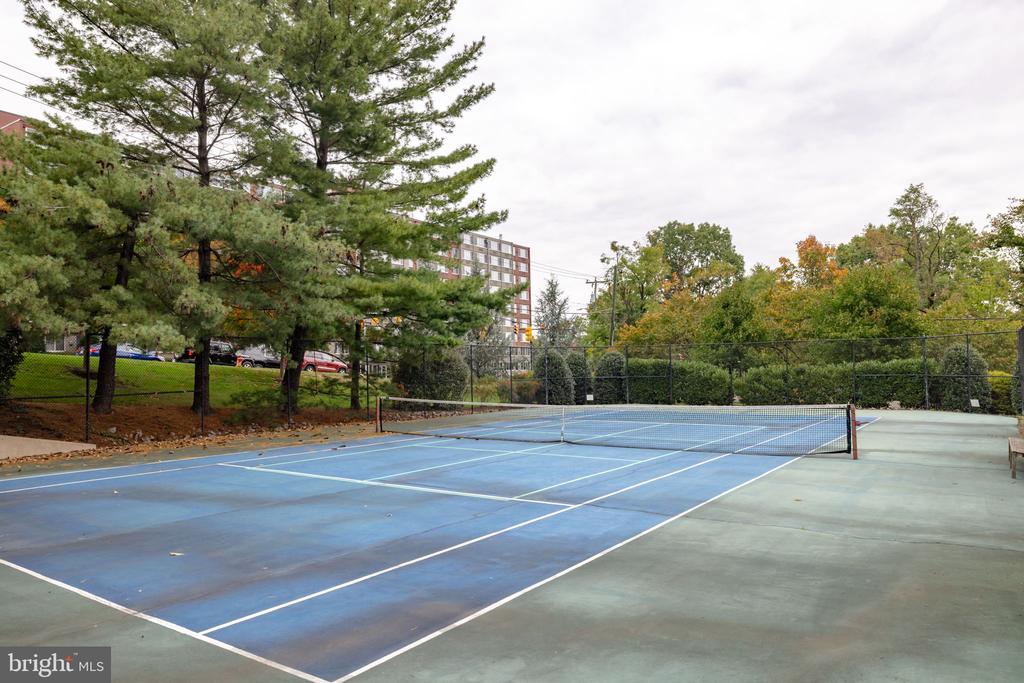 5500 HOLMES RUN PARKWAY 1005
