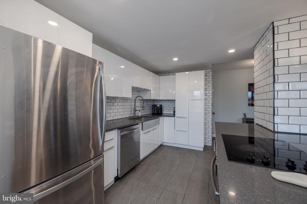 5500 HOLMES RUN PARKWAY 1005
