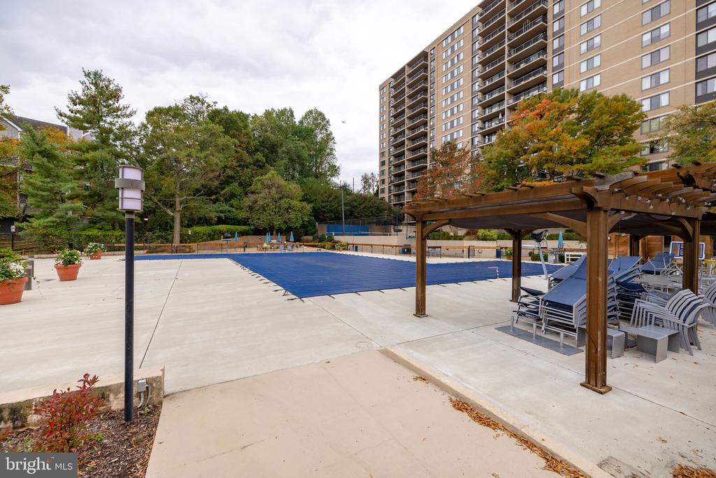 5500 HOLMES RUN PARKWAY 1005