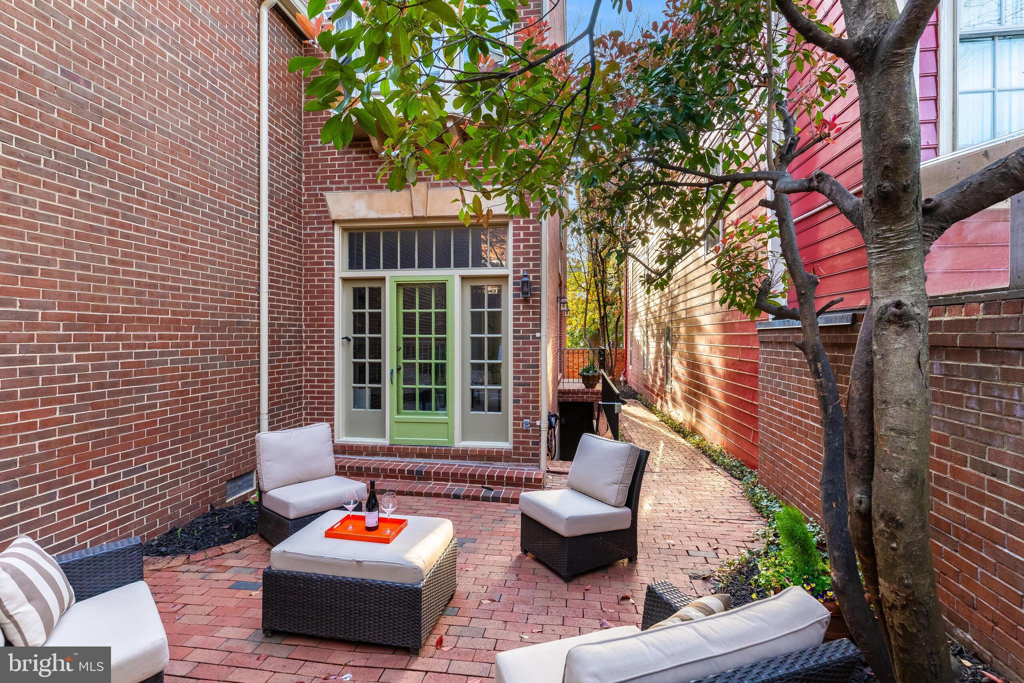 428 S FAIRFAX STREET