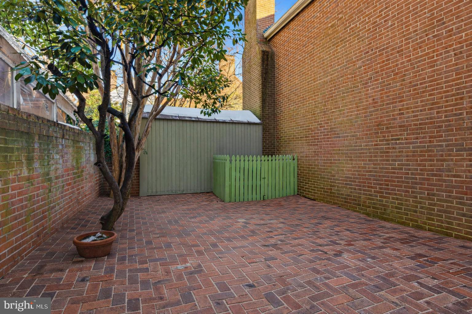 428 S FAIRFAX STREET