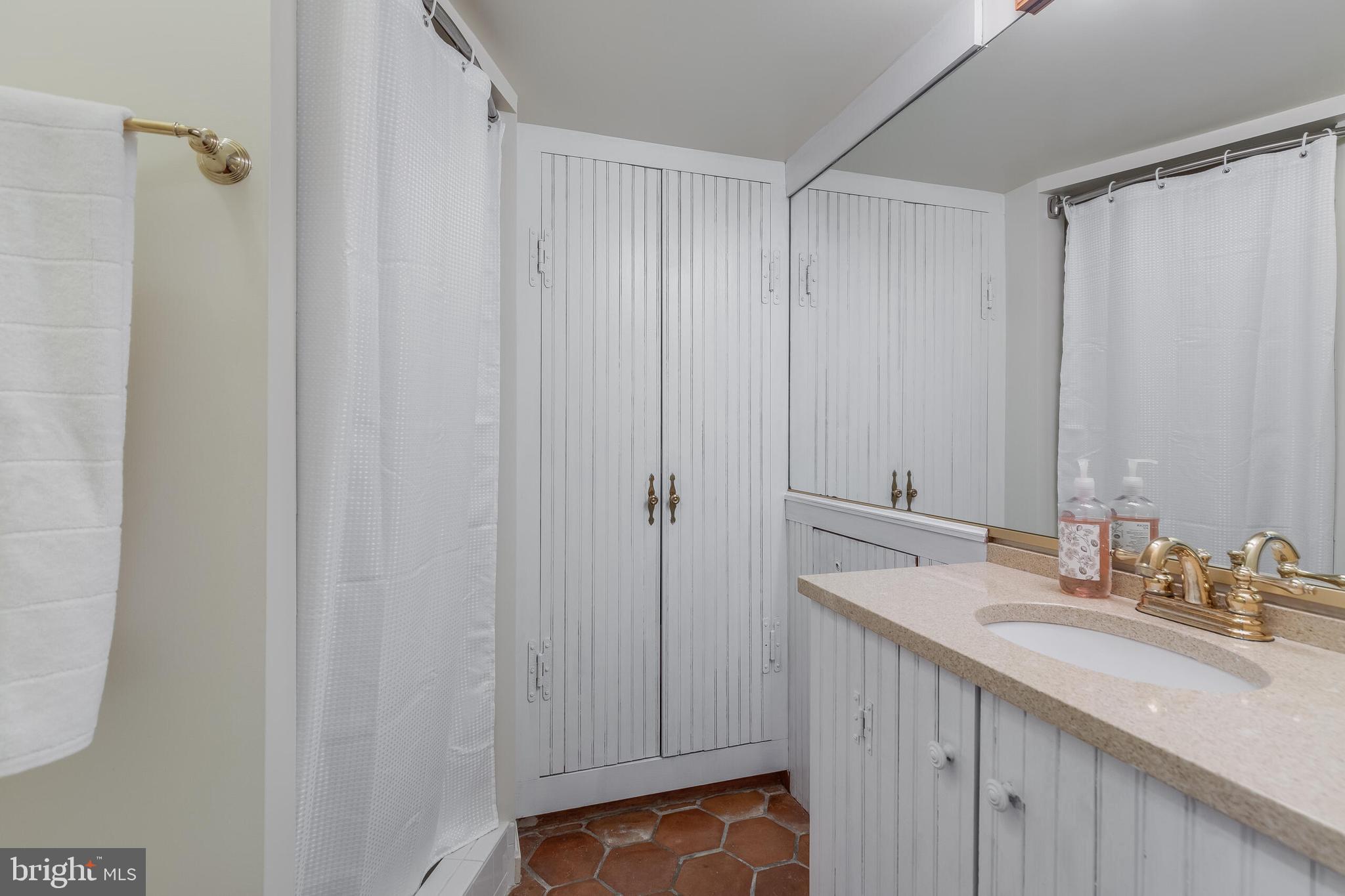 428 S FAIRFAX STREET