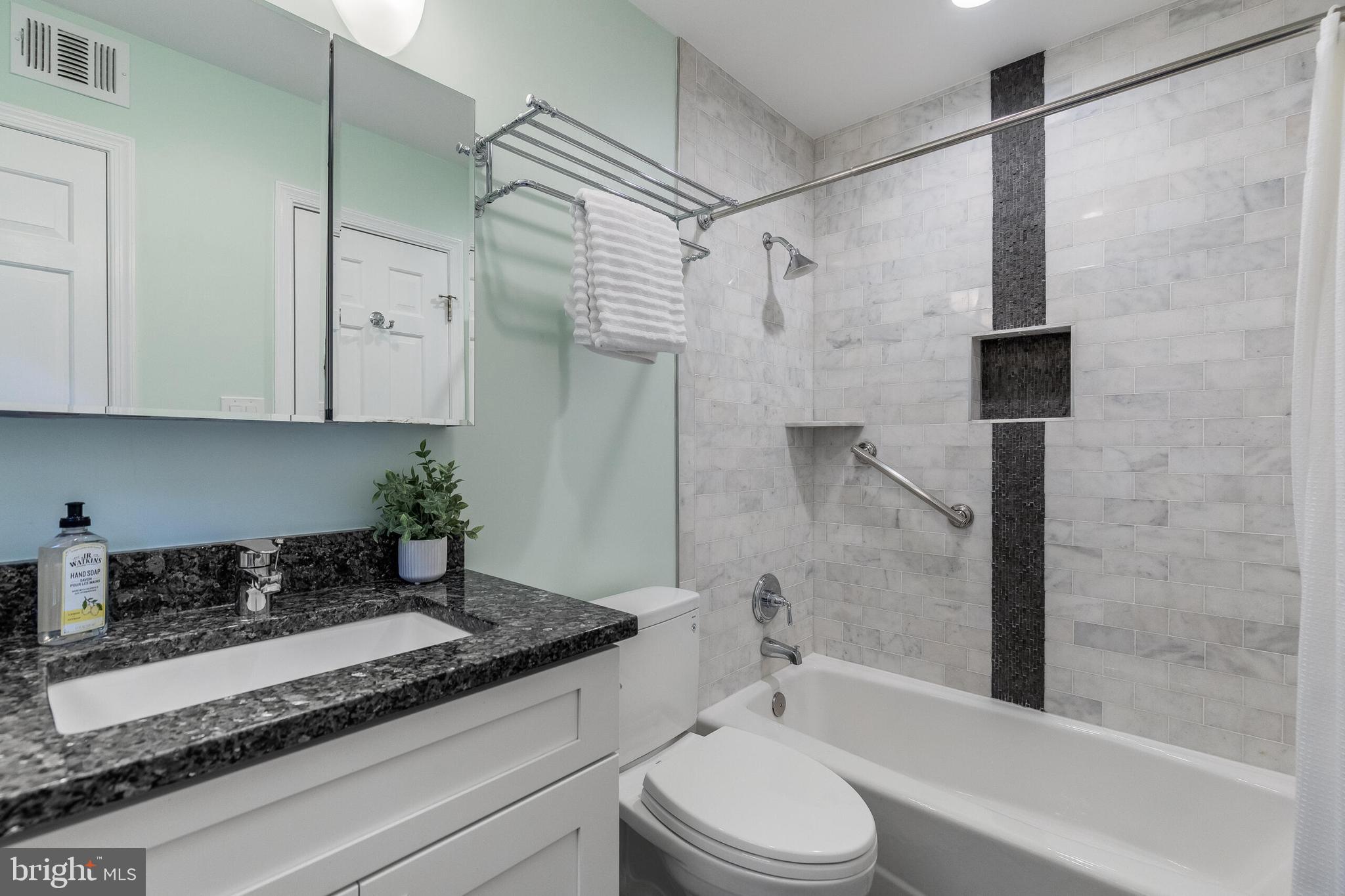 428 S FAIRFAX STREET