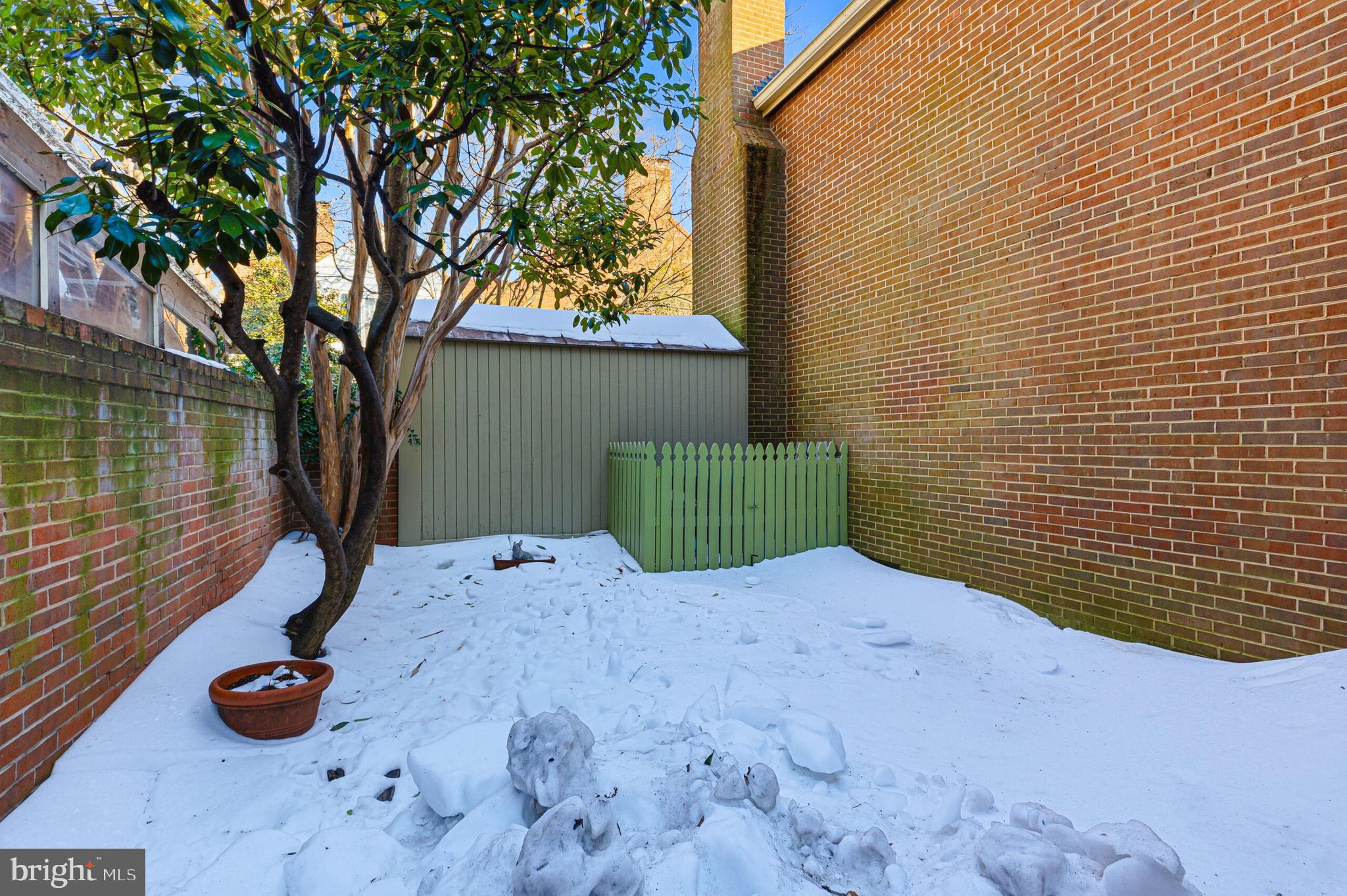 428 S FAIRFAX STREET