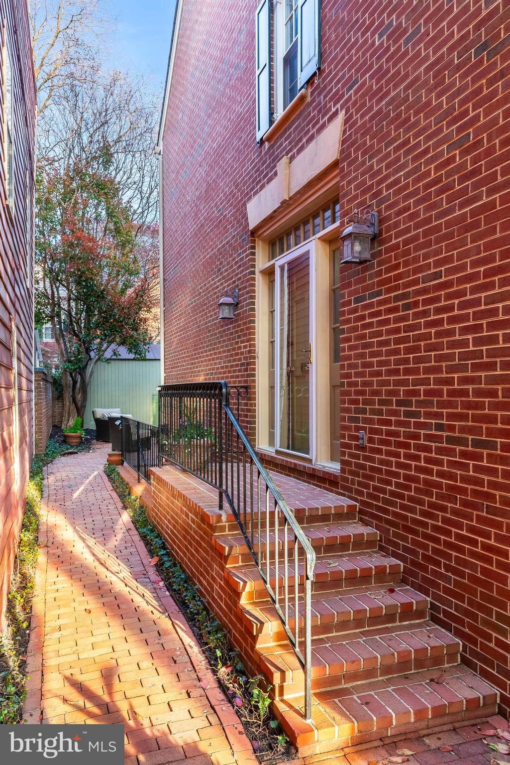 428 S FAIRFAX STREET