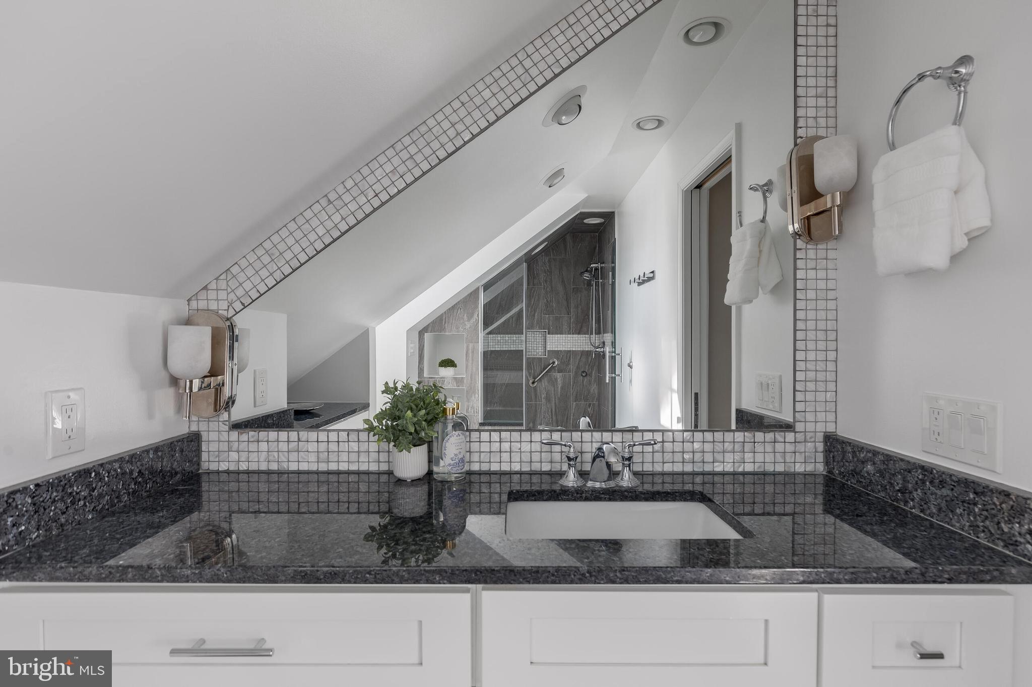 428 S FAIRFAX STREET