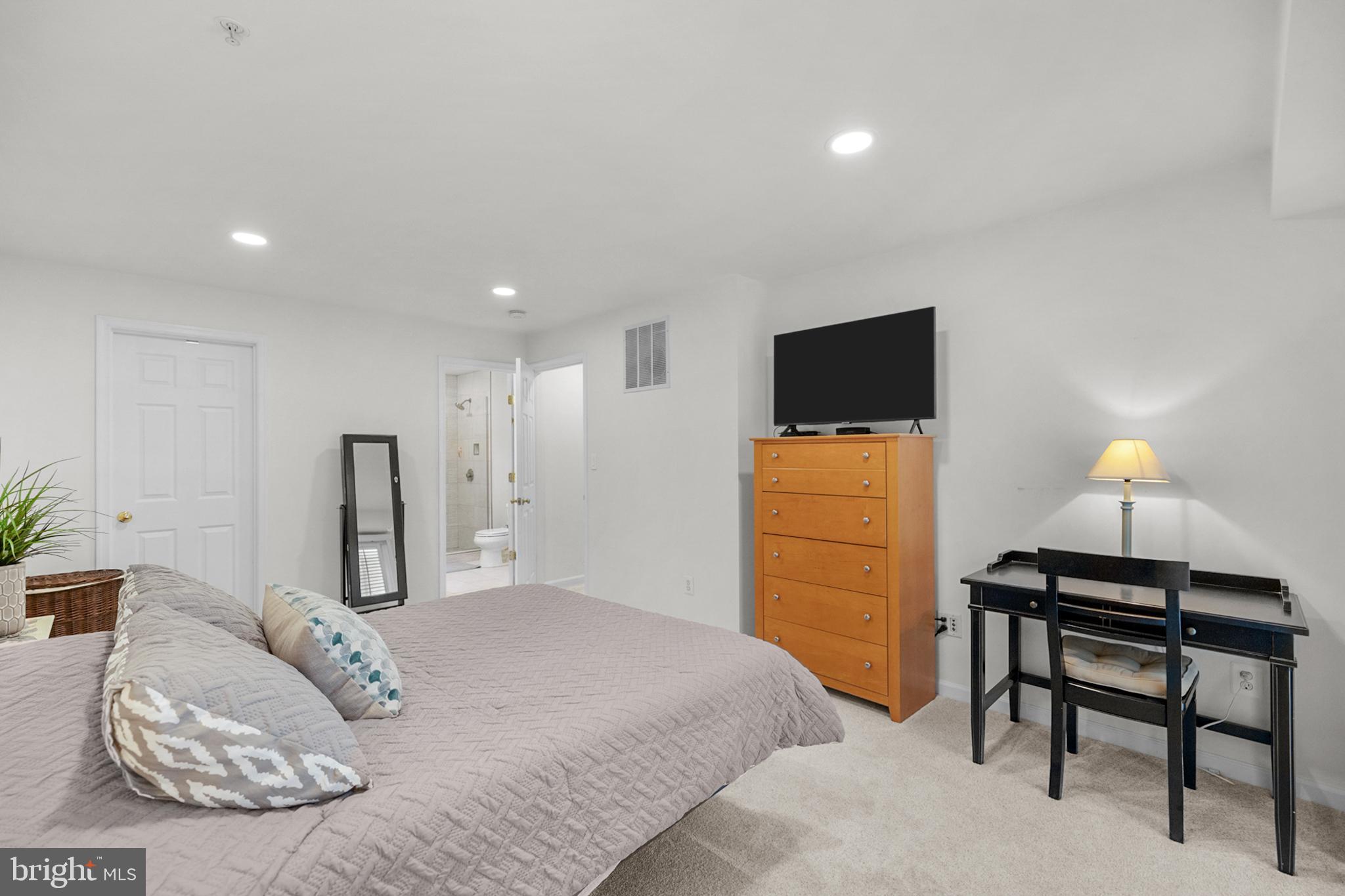 517 CAMERON STATION BOULEVARD