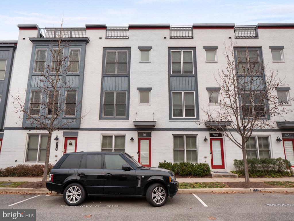 918 PETE JONES WAY