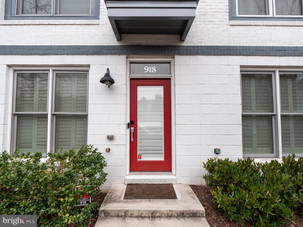 918 PETE JONES WAY