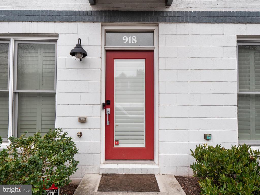 918 PETE JONES WAY