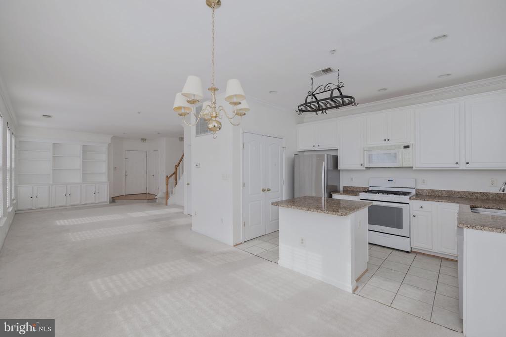 5108 ENGLISH TERRACE 104
