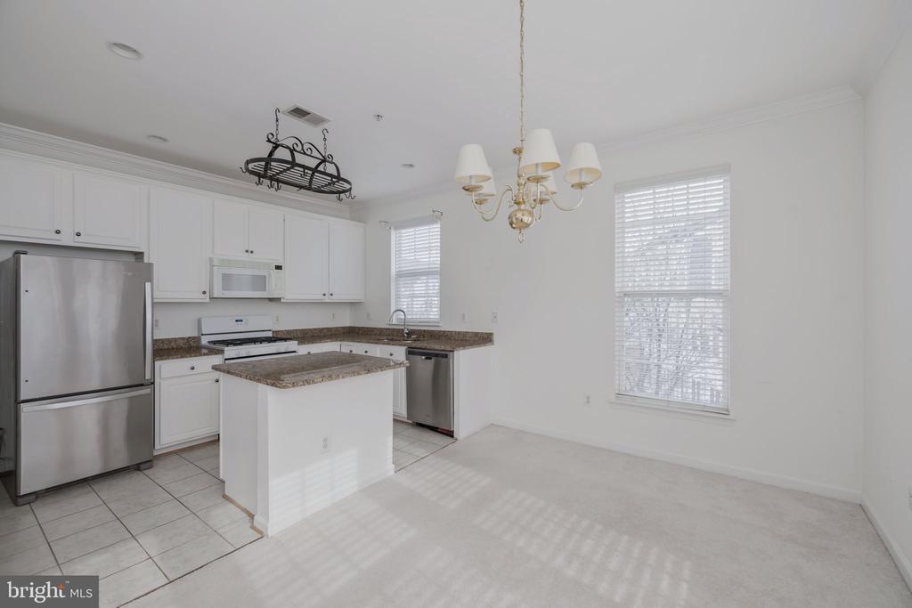5108 ENGLISH TERRACE 104