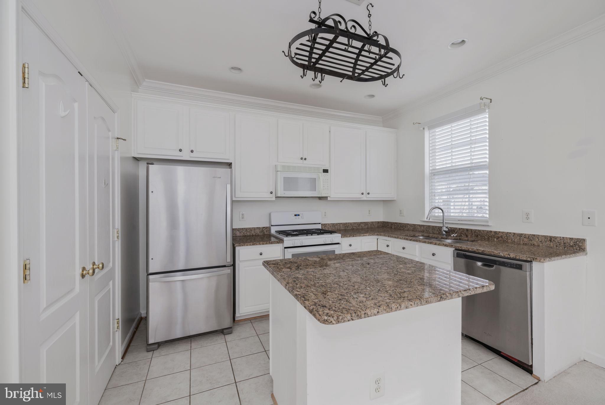 5108 ENGLISH TERRACE 104