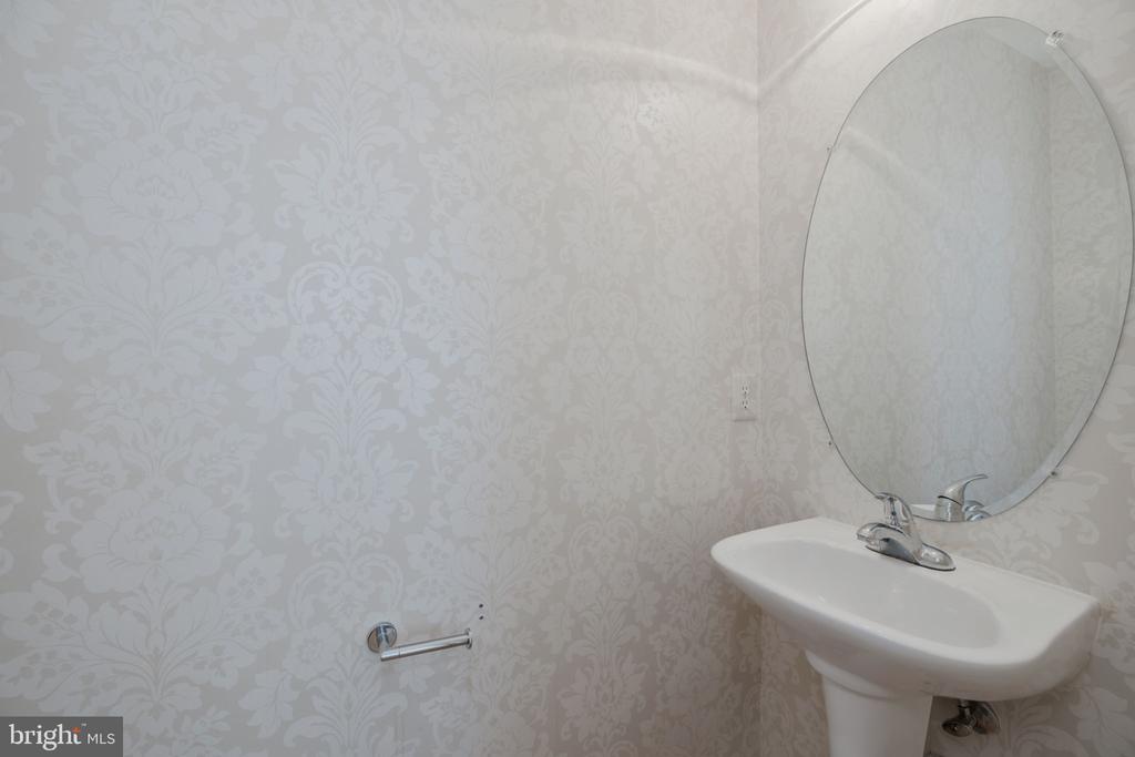 5108 ENGLISH TERRACE 104
