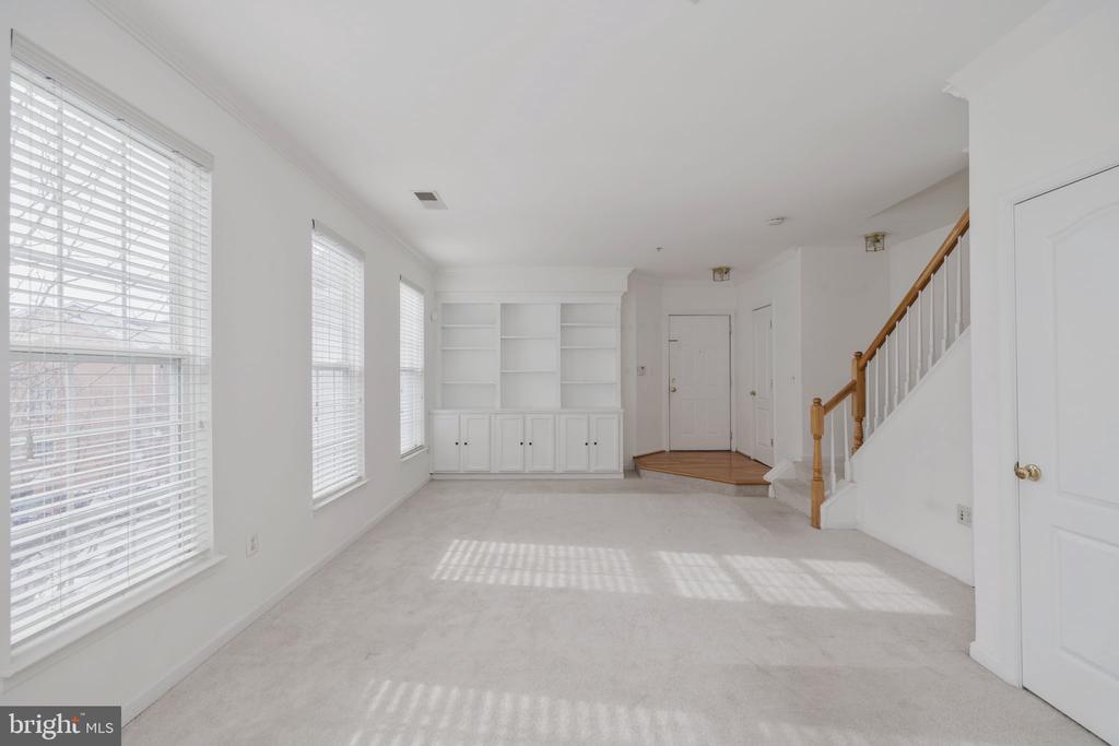 5108 ENGLISH TERRACE 104