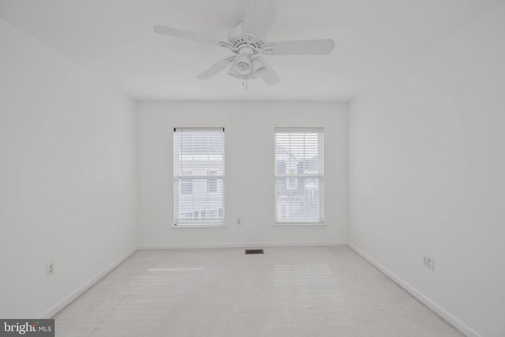 5108 ENGLISH TERRACE 104