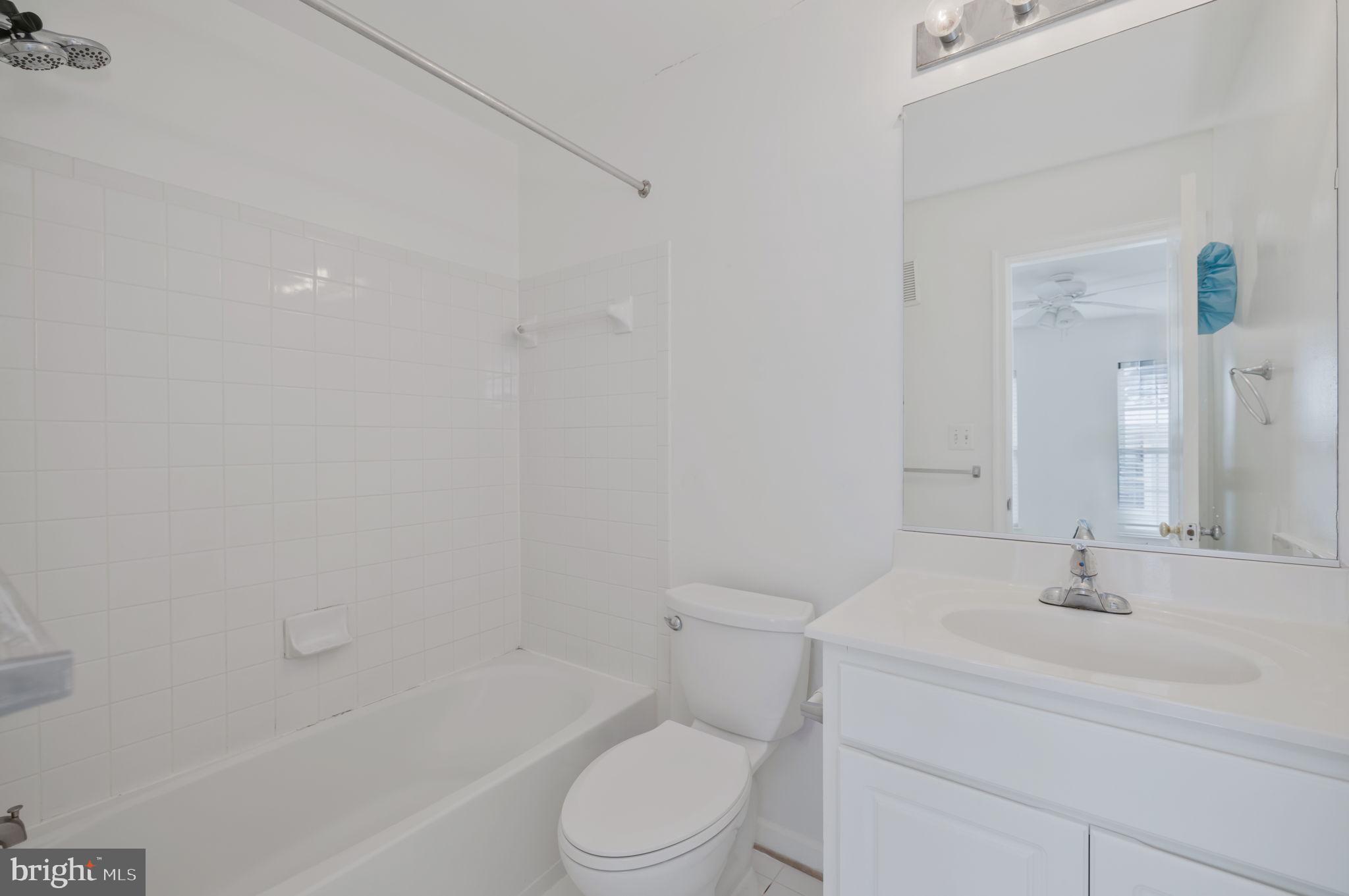 5108 ENGLISH TERRACE 104