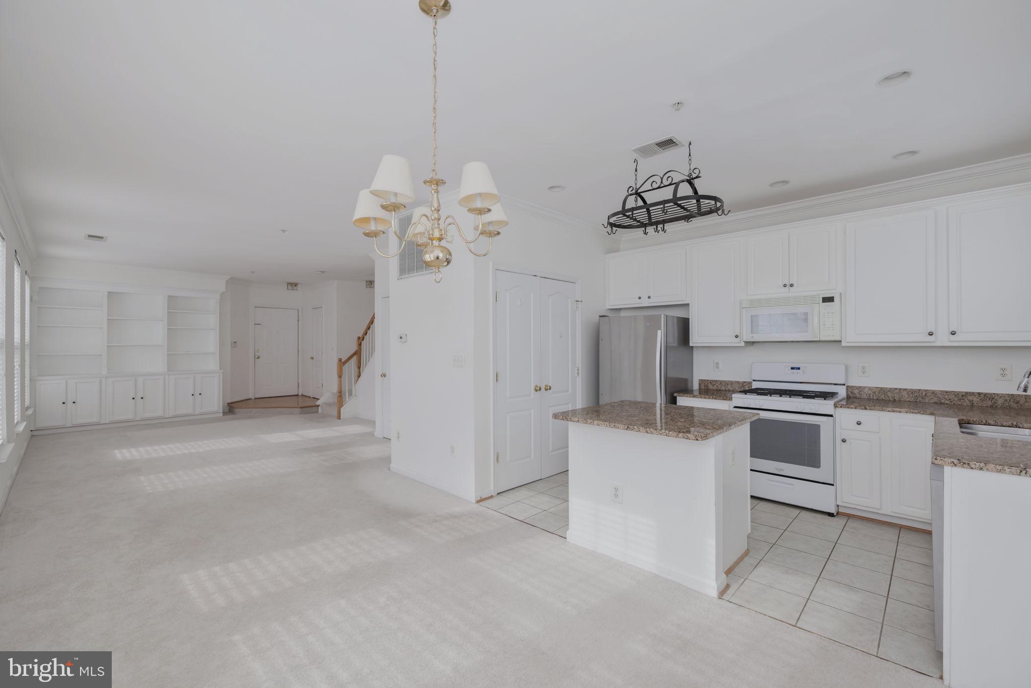 5108 ENGLISH TERRACE 104