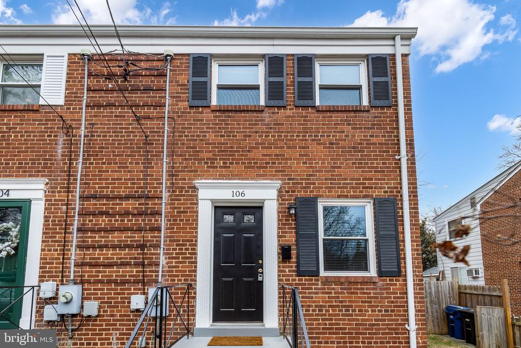 106 S HUDSON STREET