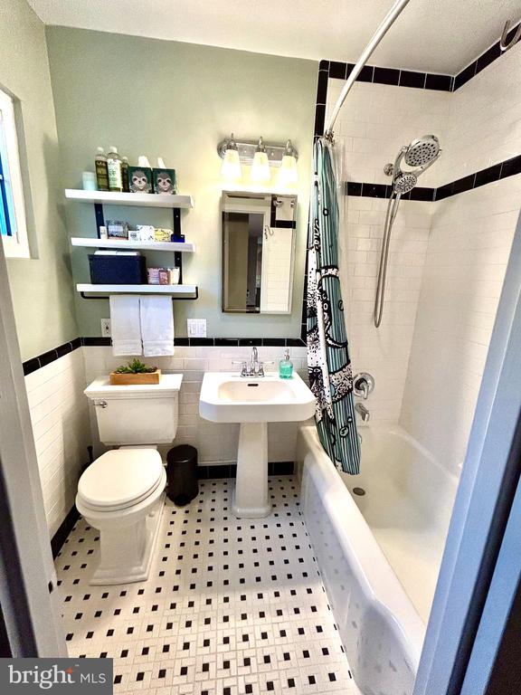 1649 FITZGERALD LANE