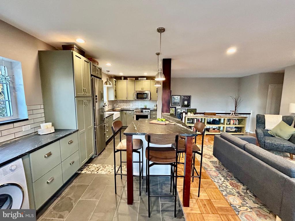 1649 FITZGERALD LANE