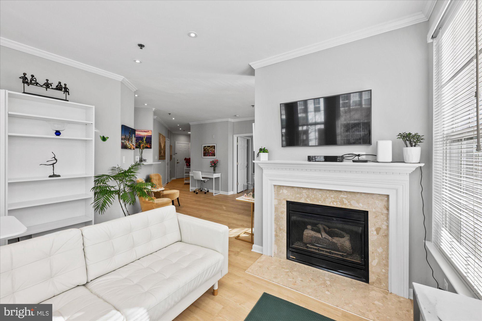 171 SOMERVELLE STREET 211