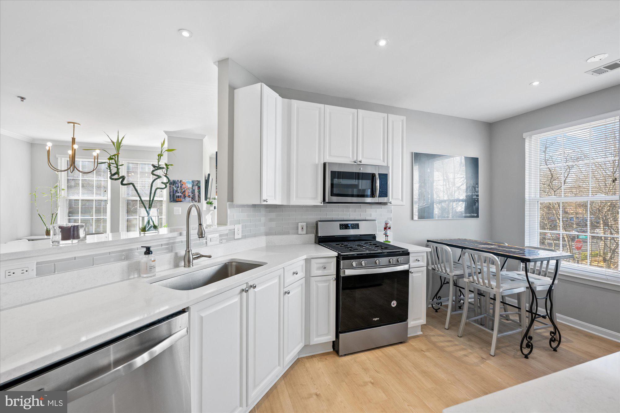 171 SOMERVELLE STREET 211