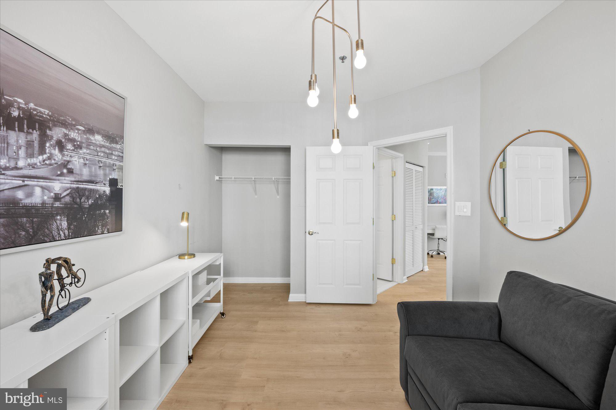 171 SOMERVELLE STREET 211