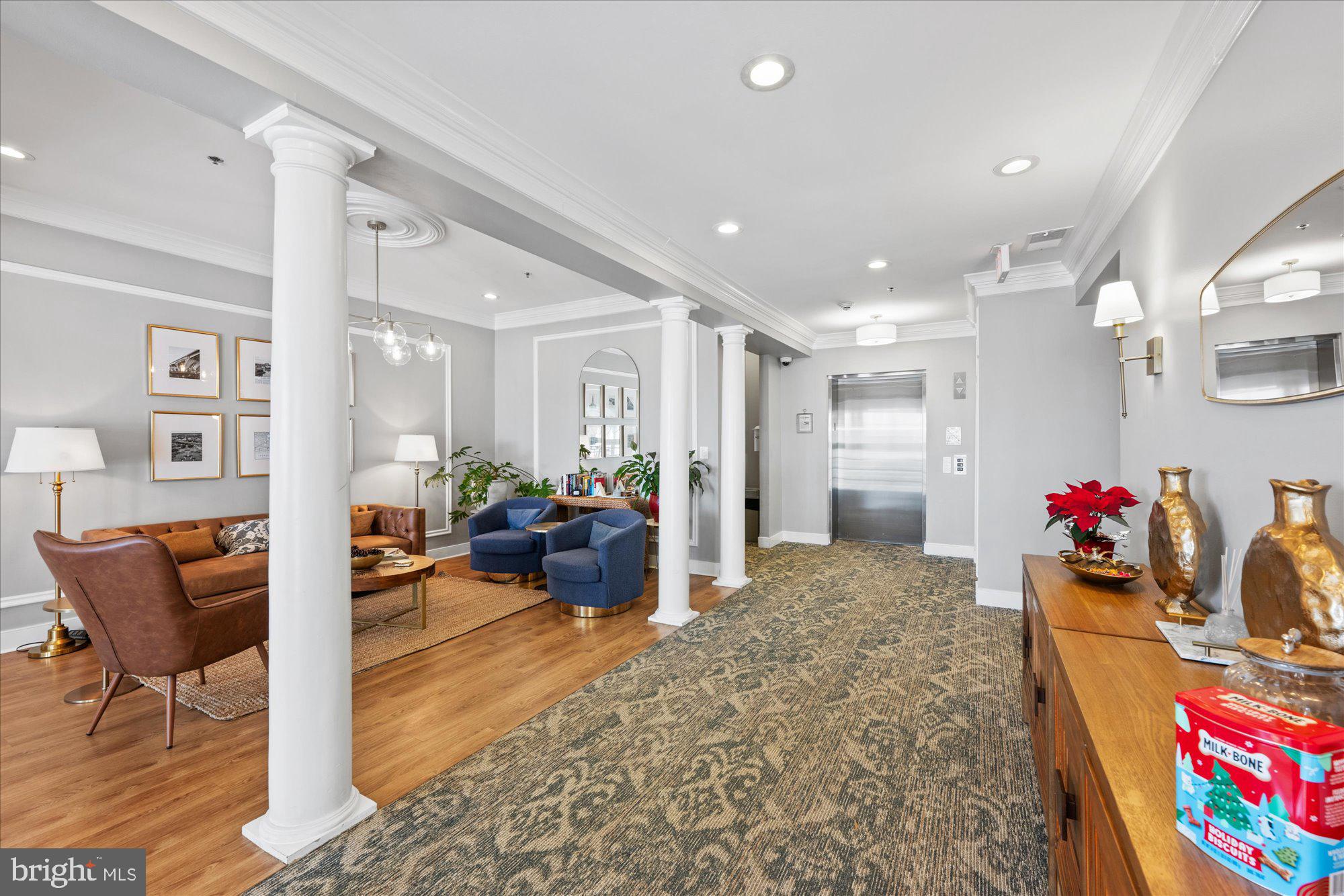 171 SOMERVELLE STREET 211