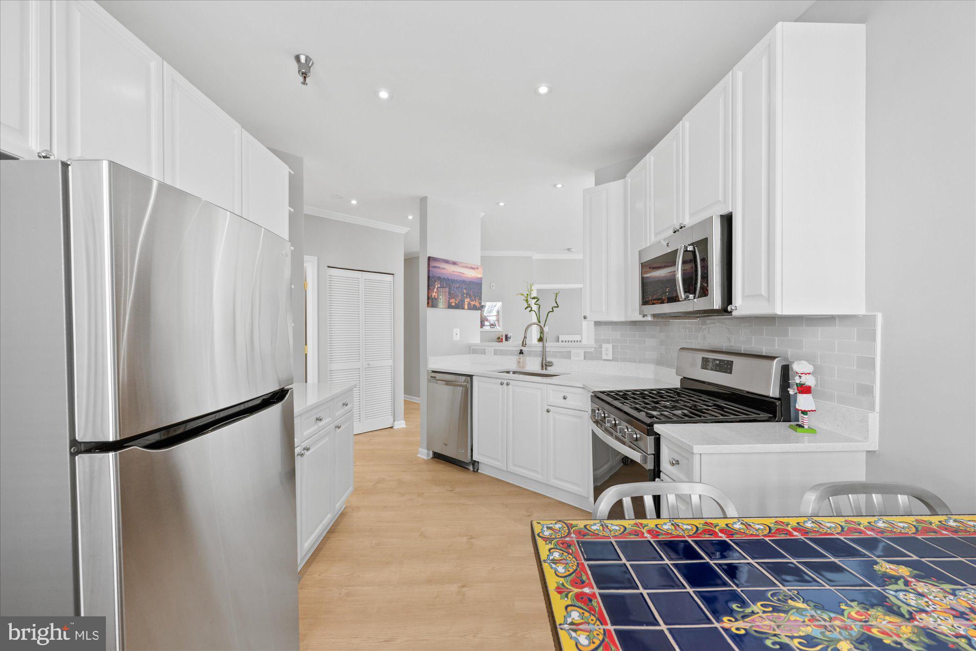 171 SOMERVELLE STREET 211