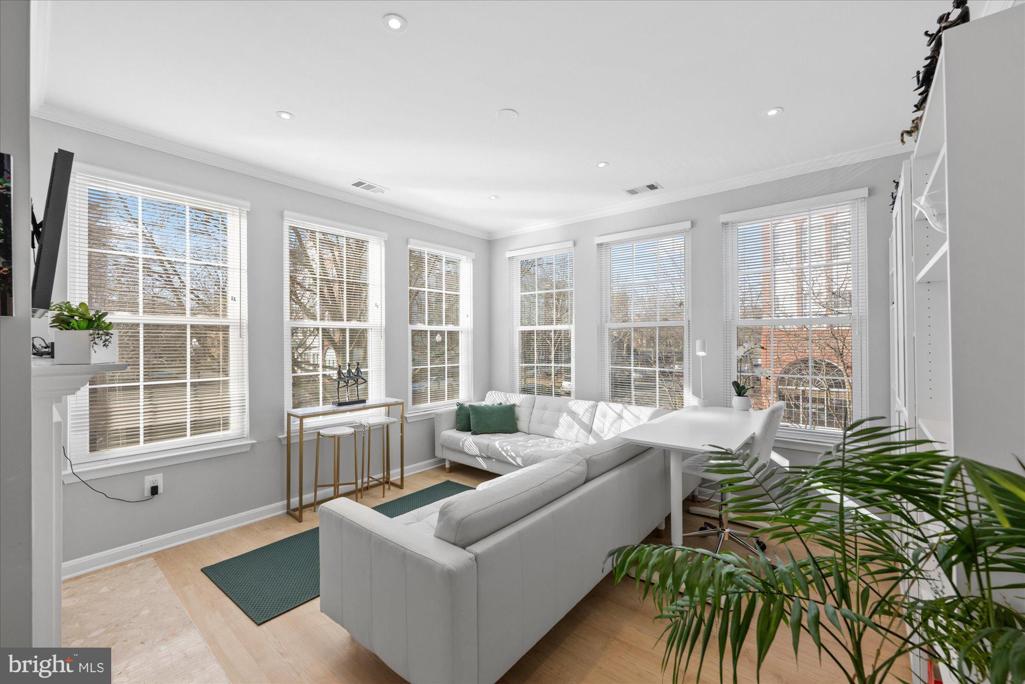 171 SOMERVELLE STREET 211