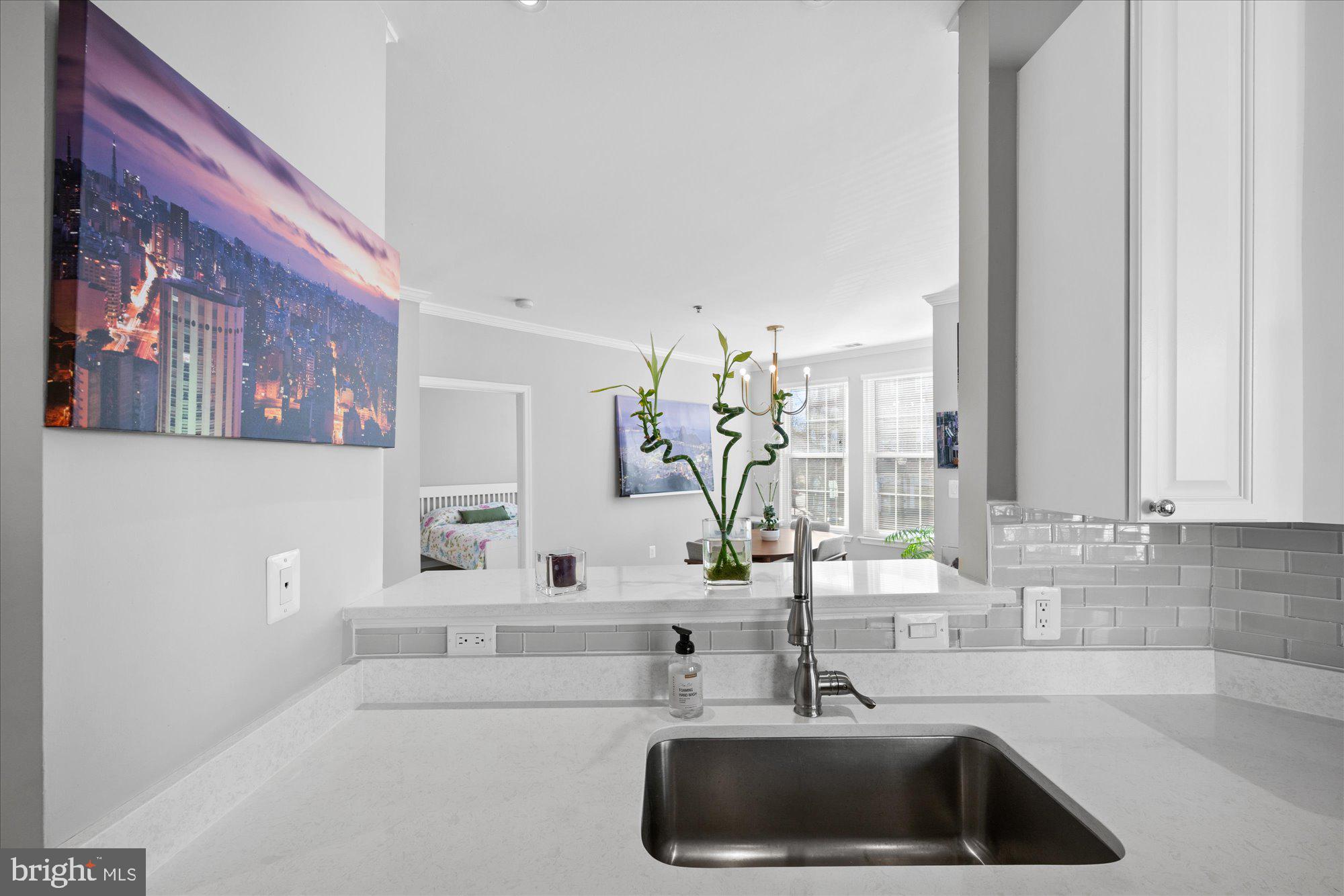 171 SOMERVELLE STREET 211