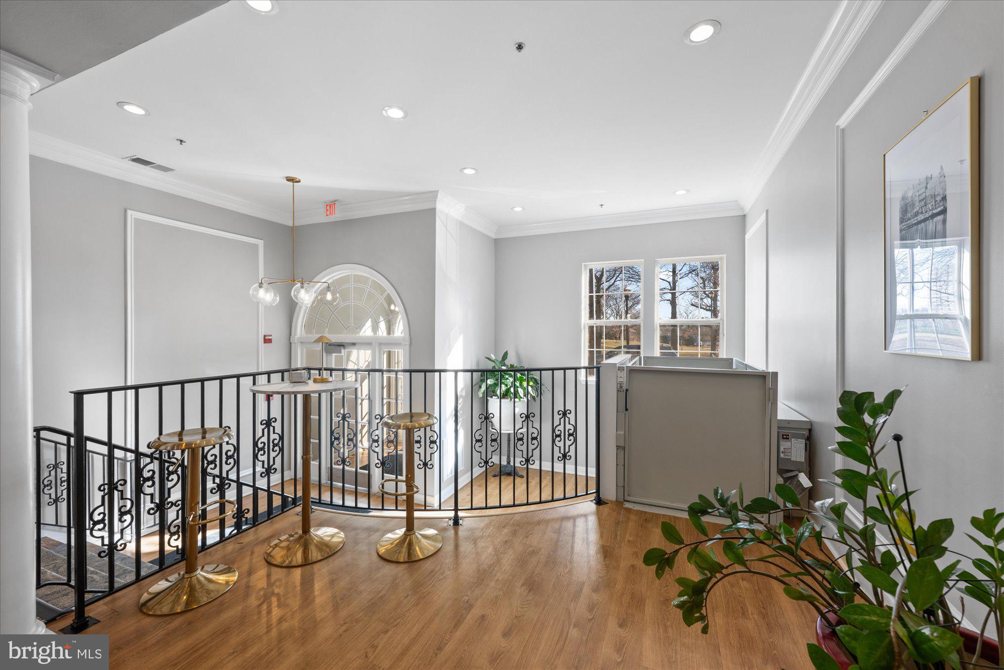 171 SOMERVELLE STREET 211