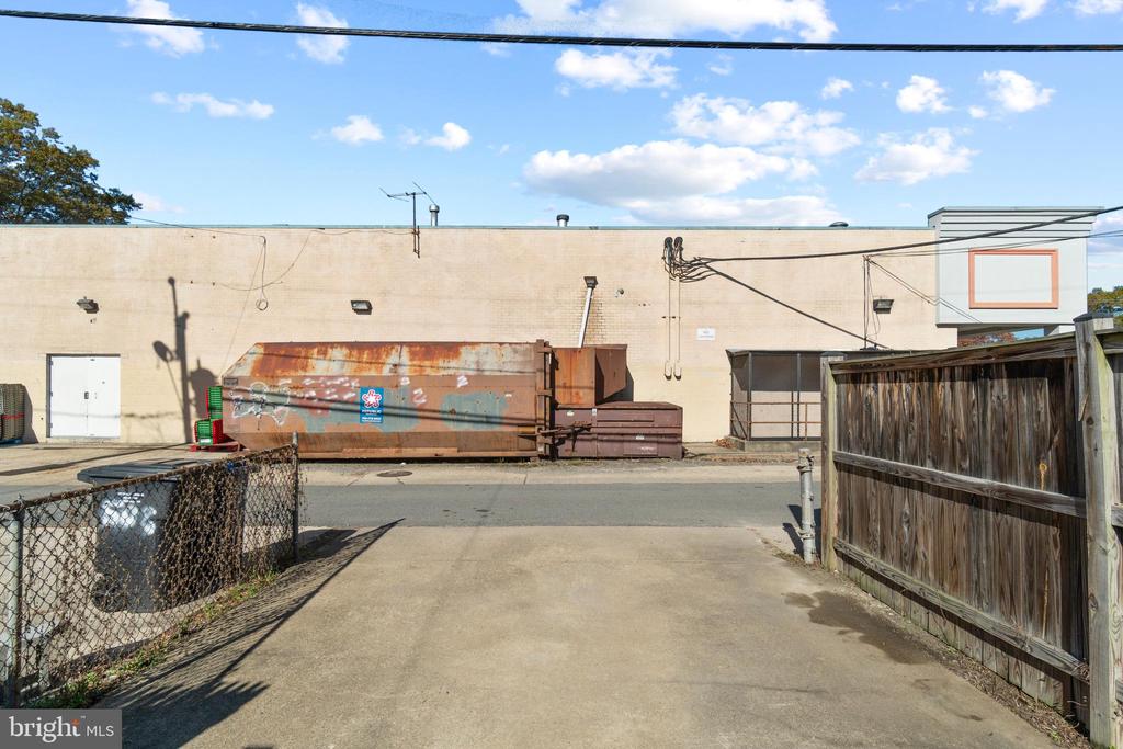 510 E NELSON AVENUE