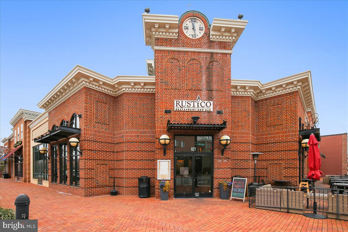 501 SLATERS LANE 102