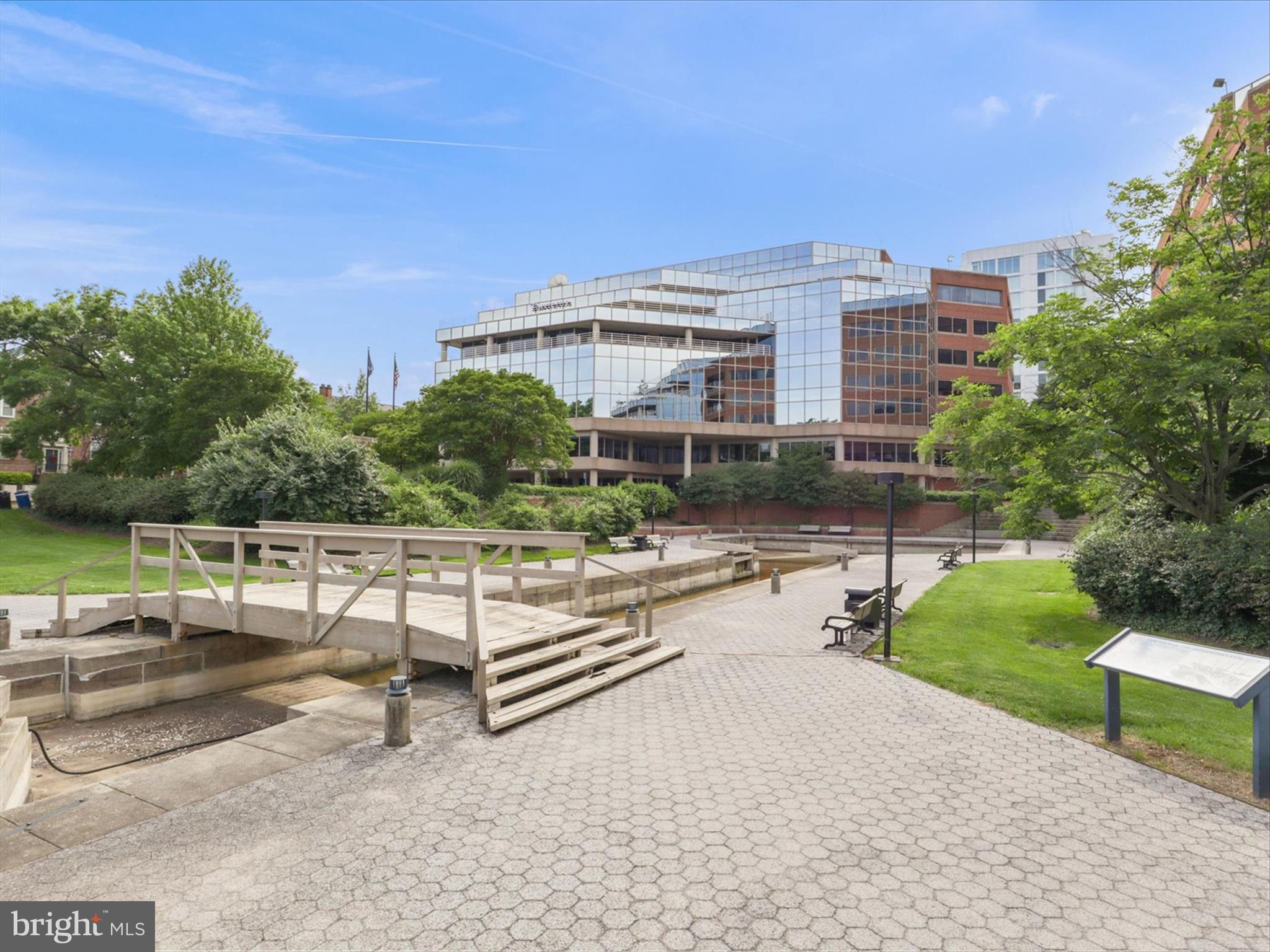 501 SLATERS LANE 102