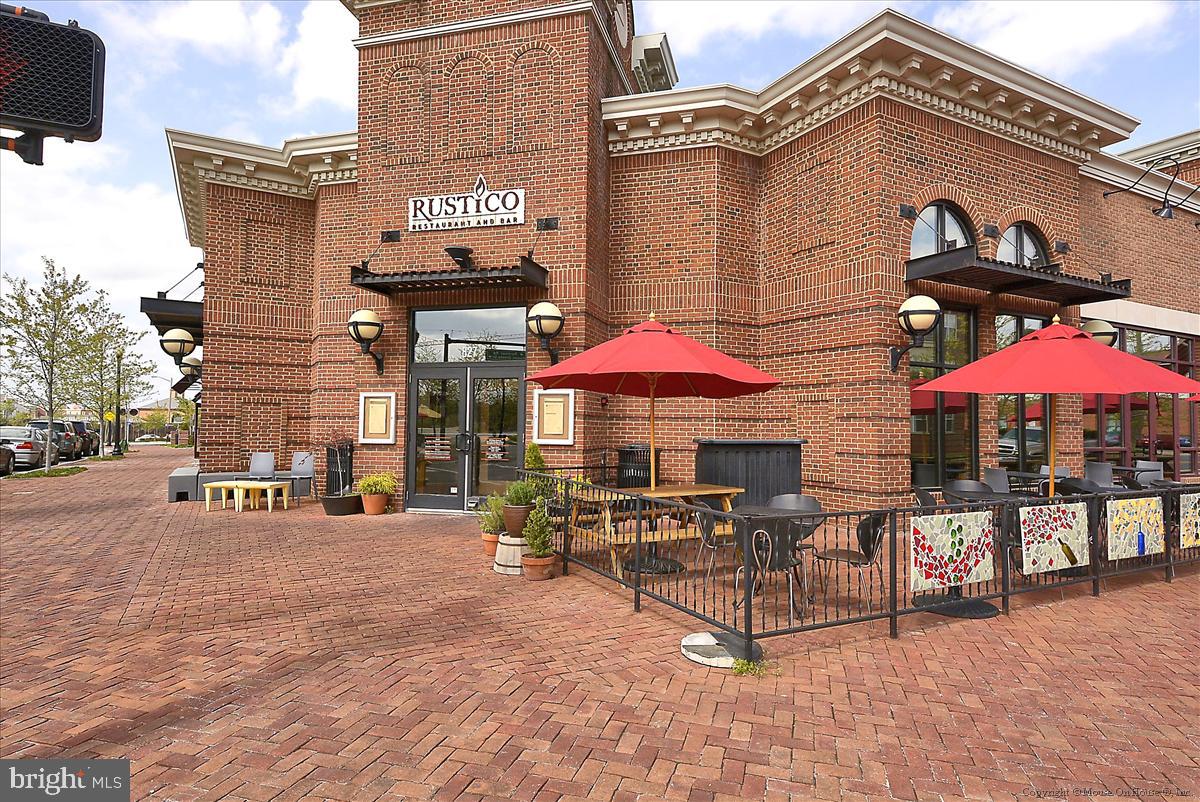 501 SLATERS LANE 102