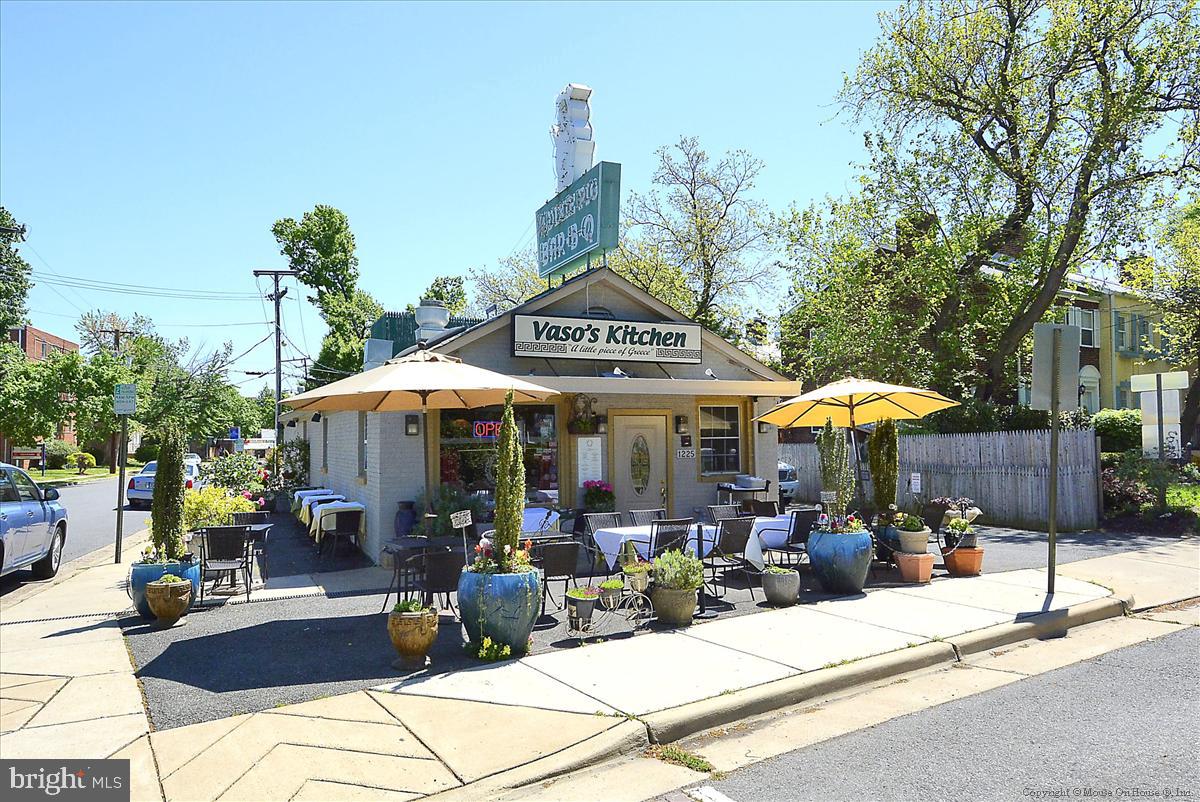 501 SLATERS LANE 102