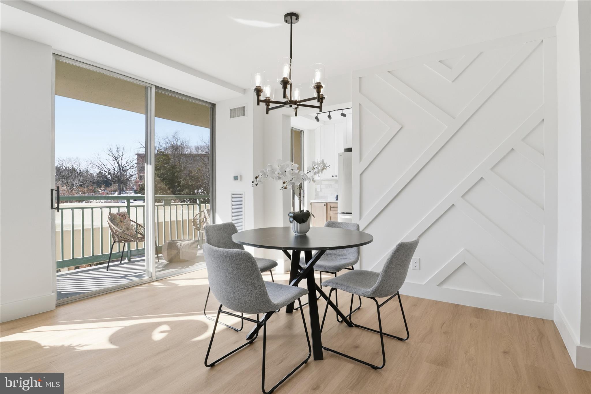 501 SLATERS LANE 102