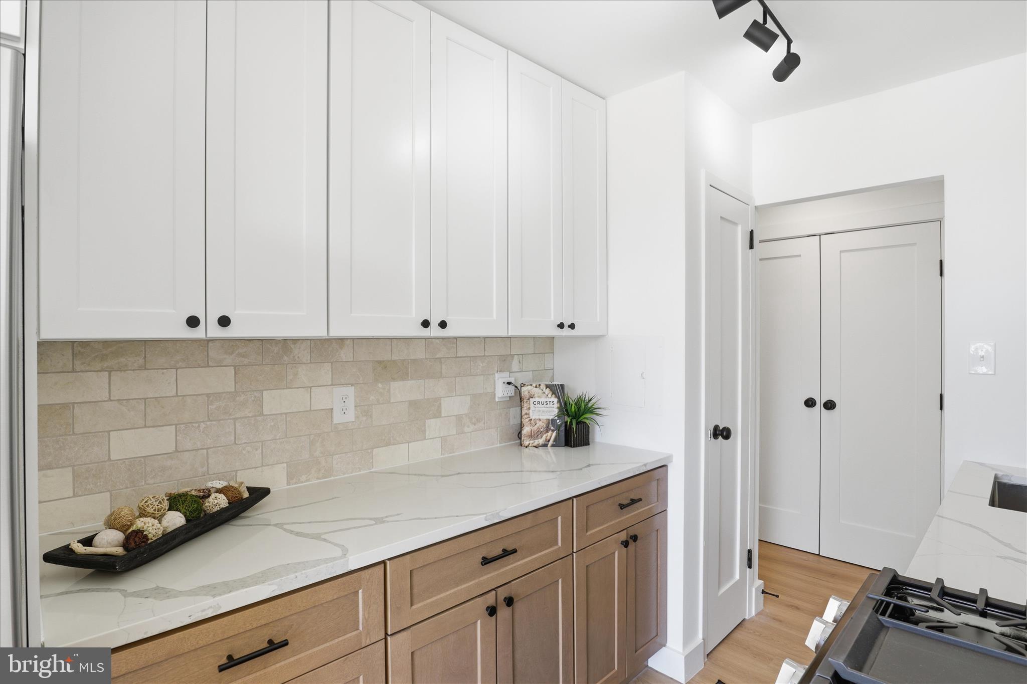 501 SLATERS LANE 102