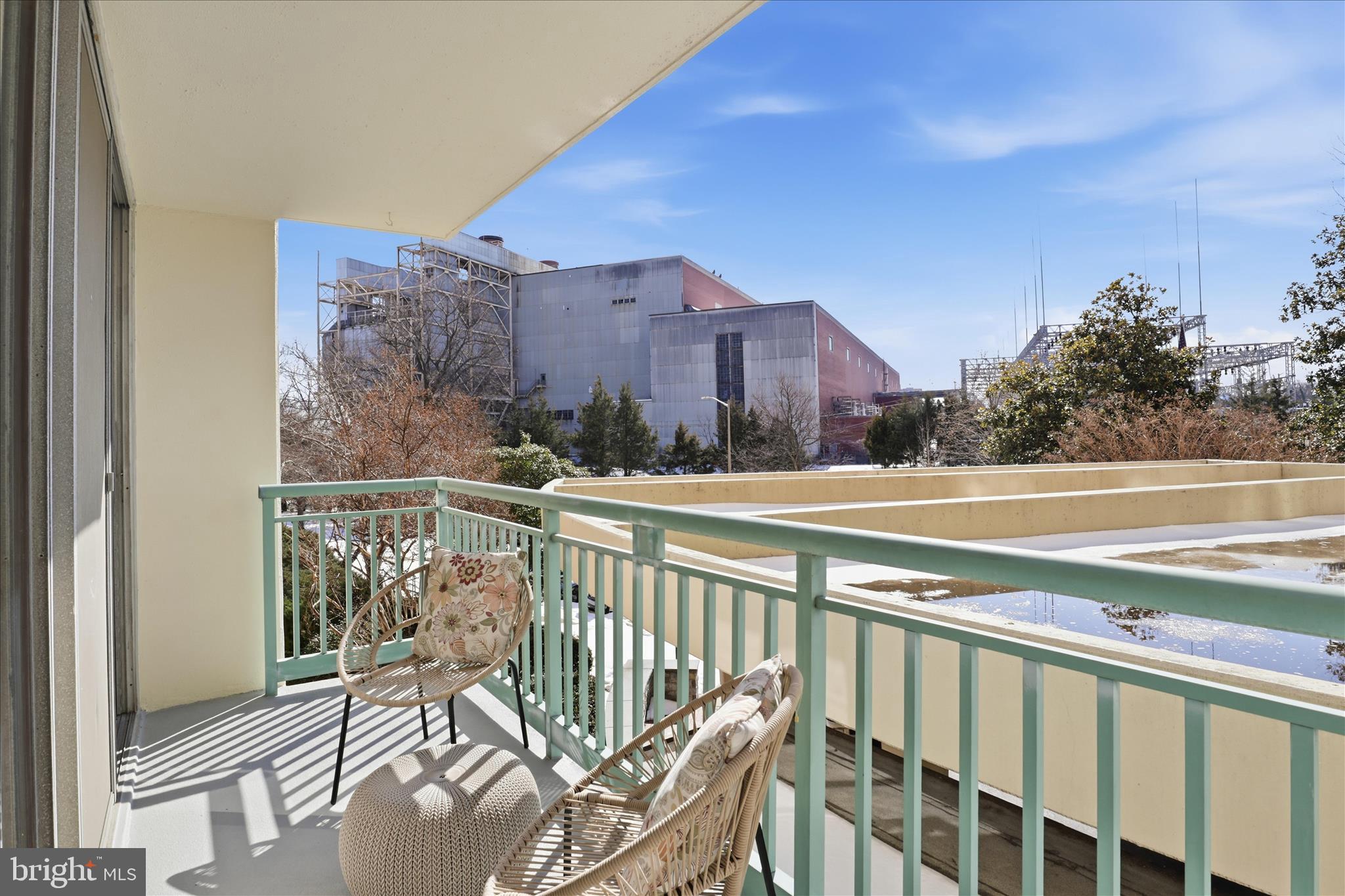 501 SLATERS LANE 102